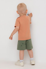 шорты  для мальчика  КР 400666/папоротник,следы динозавра к538