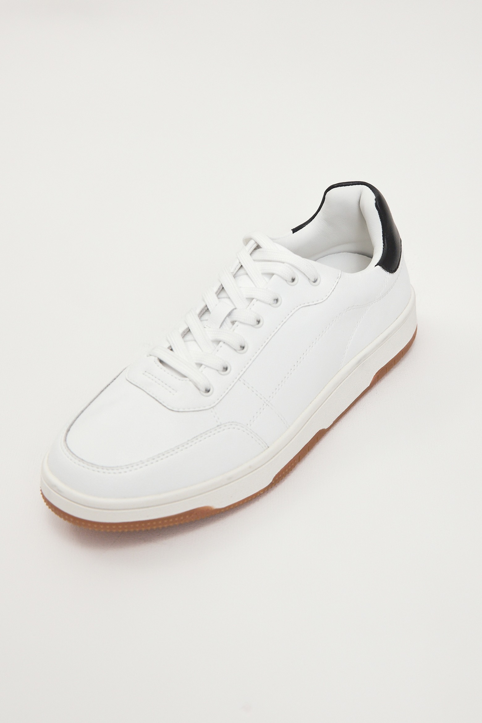 Кроссовки из натуральной кожи с контрастной пяткой, белый