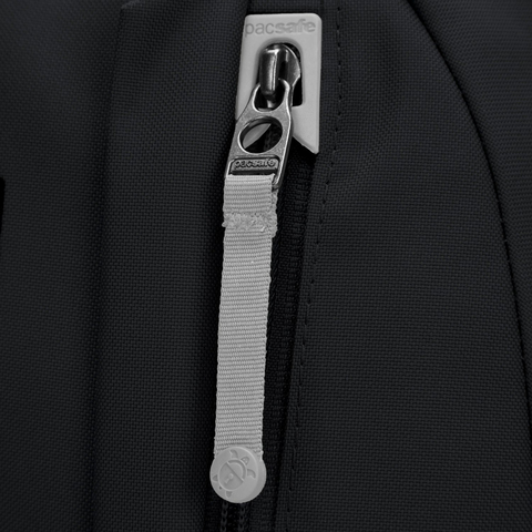 Картинка рюкзак городской Pacsafe GO 25 черная смола - 9