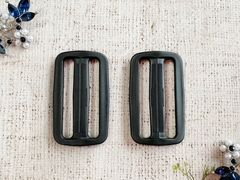 Пряжка пластик двухщелевая, 5 см, 5,86 гр, чёрный