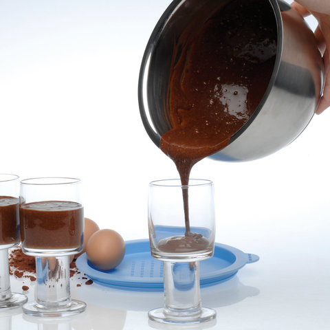 Миска с крышкой (нескользящее резиновое дно) 16см 1,5л Orion