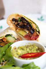 БУРРИТО С ЧЕРНОЙ ФАСОЛЬЮ и ГУАКАМОЛЕ 🌶️