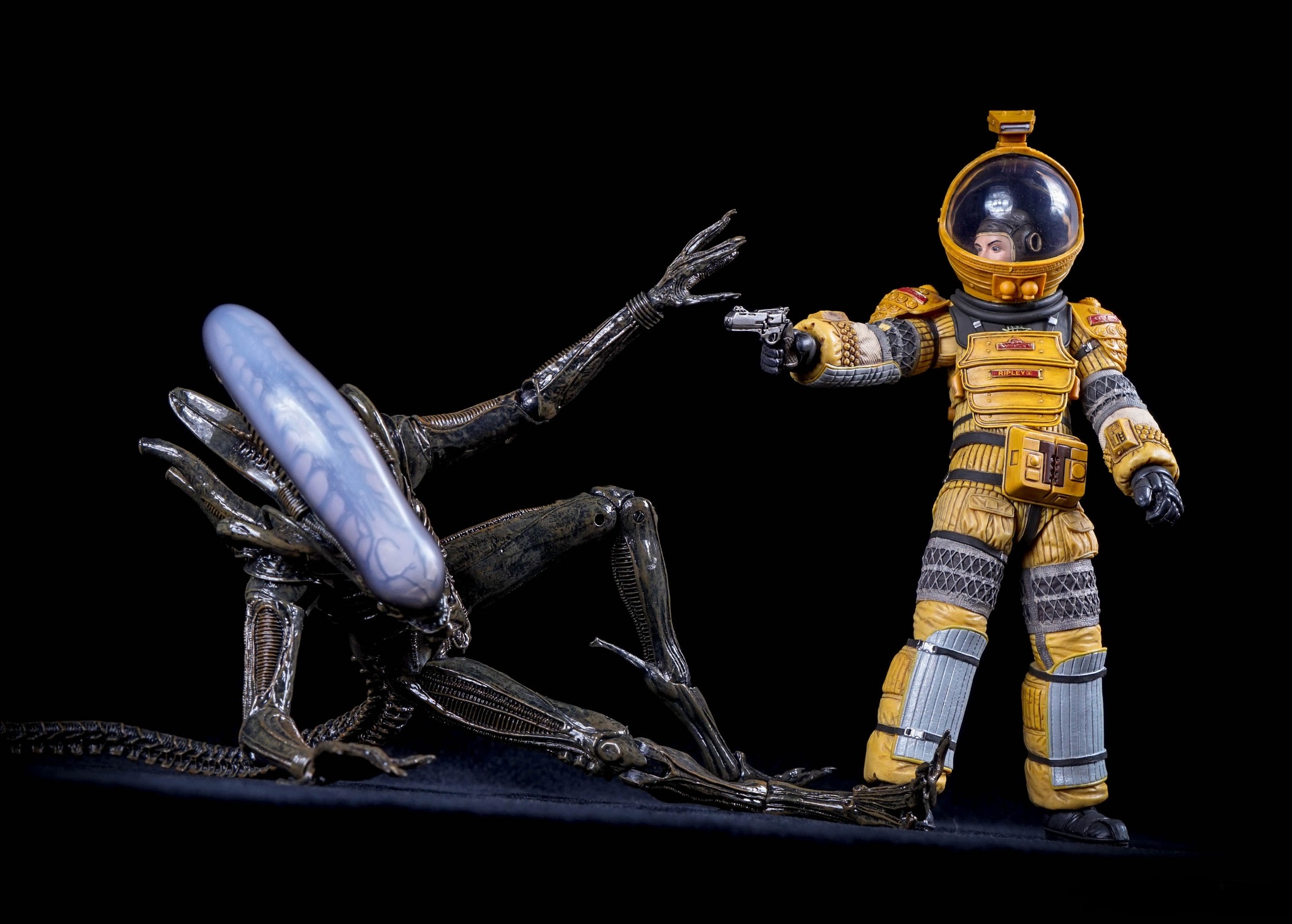 Чужой Изоляция фигурки: купить подвижные фигурки из игры Alien Isolation от  Neca в интернет магазине Toyszone.ru