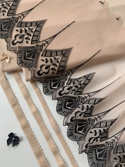 Вышивка на сетке черная/телесная 22 см