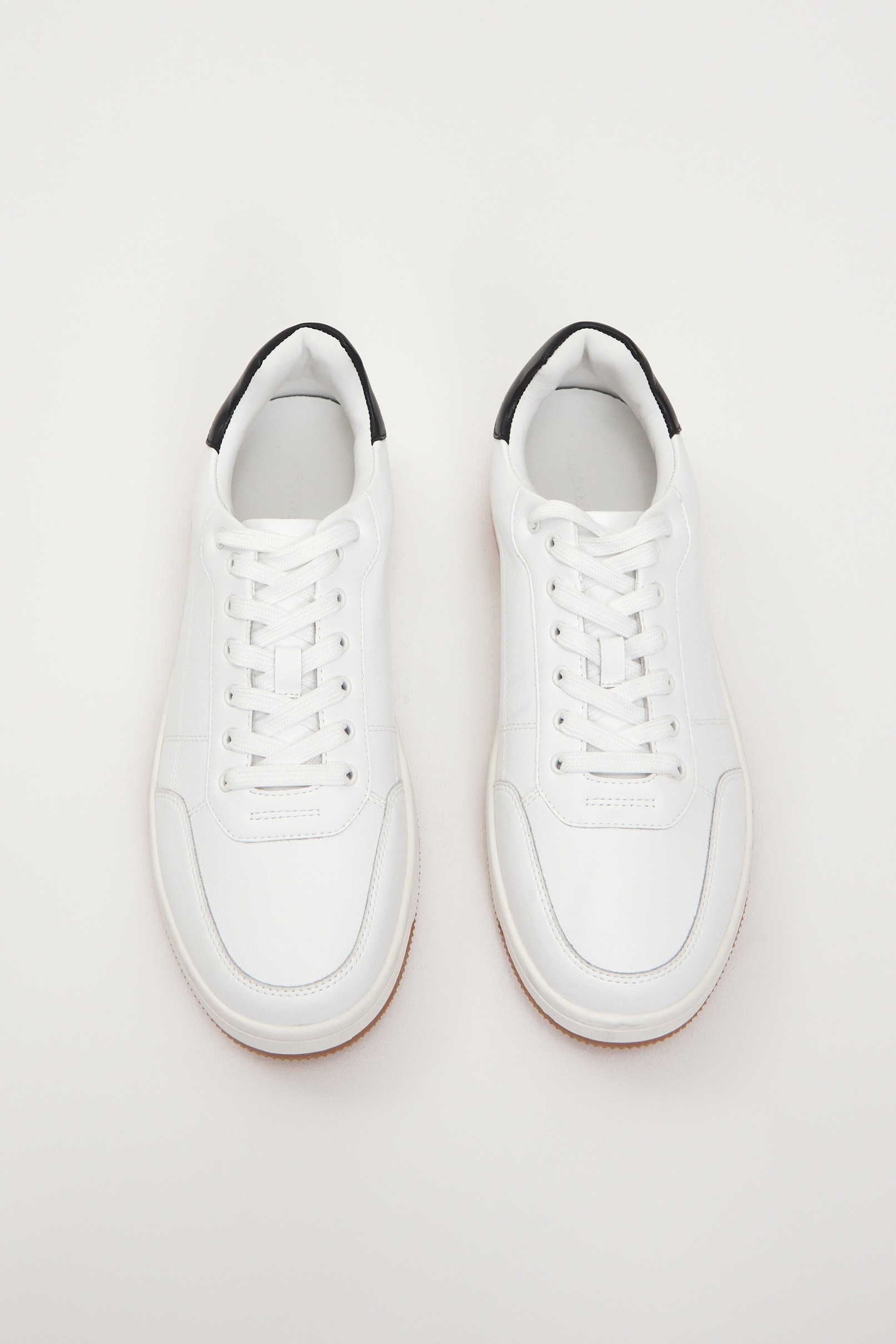 Кроссовки из натуральной кожи с контрастной пяткой, белый