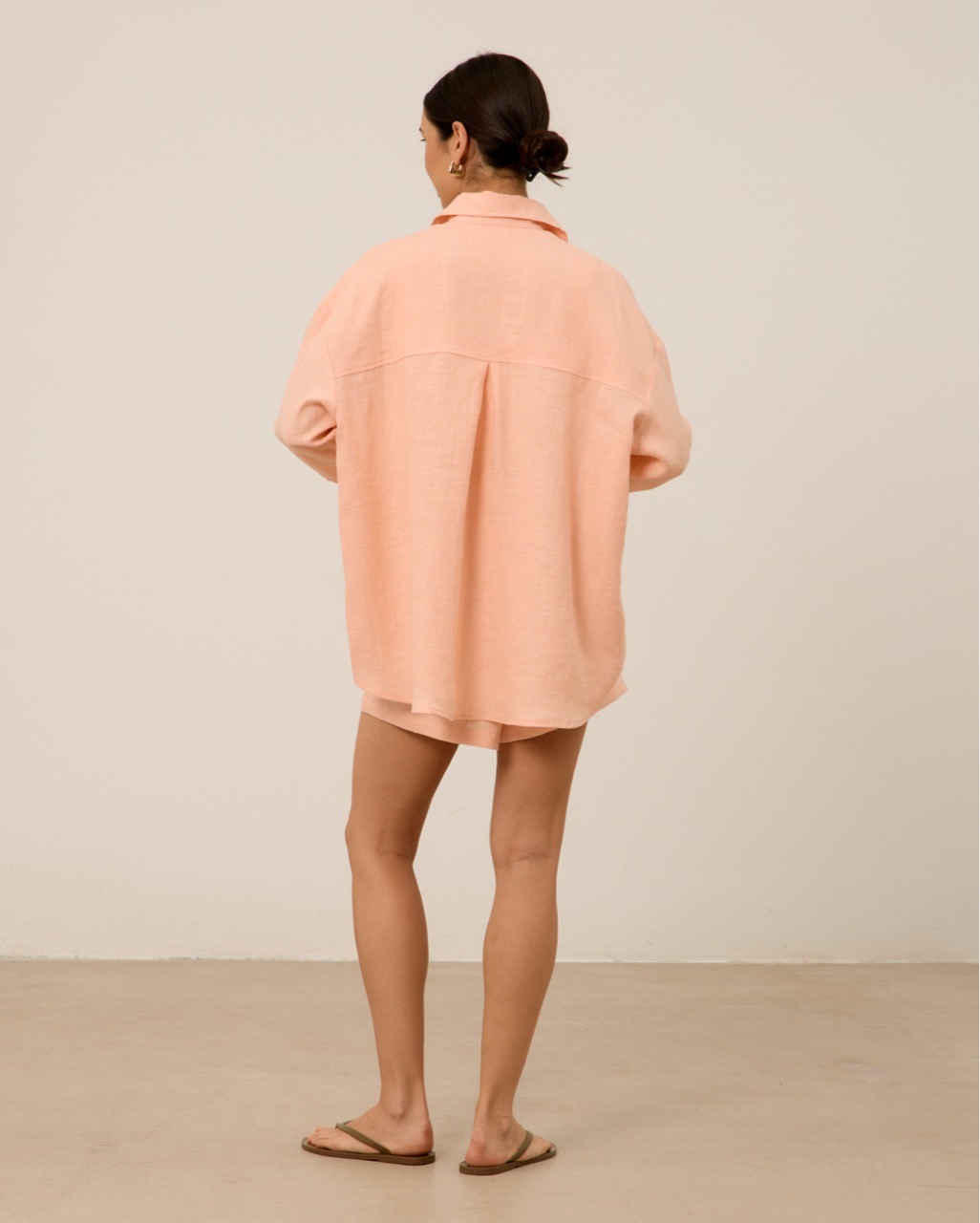Рубашка 07, из 100% льна, персиковая