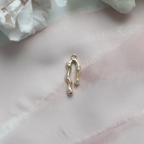 Подвеска в форме капли с фианитами 20*7 мм, позолота, П273