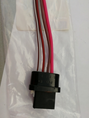 РАЗЪЁМ РЕГУЛЯТОРА ГЕНЕРАТОРА NEXIA, LANOS KRAUF 4 PIN FEMALE