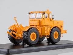 Tractor K-700A Kirovets yellow 1:43 Start Scale Models (SSM)