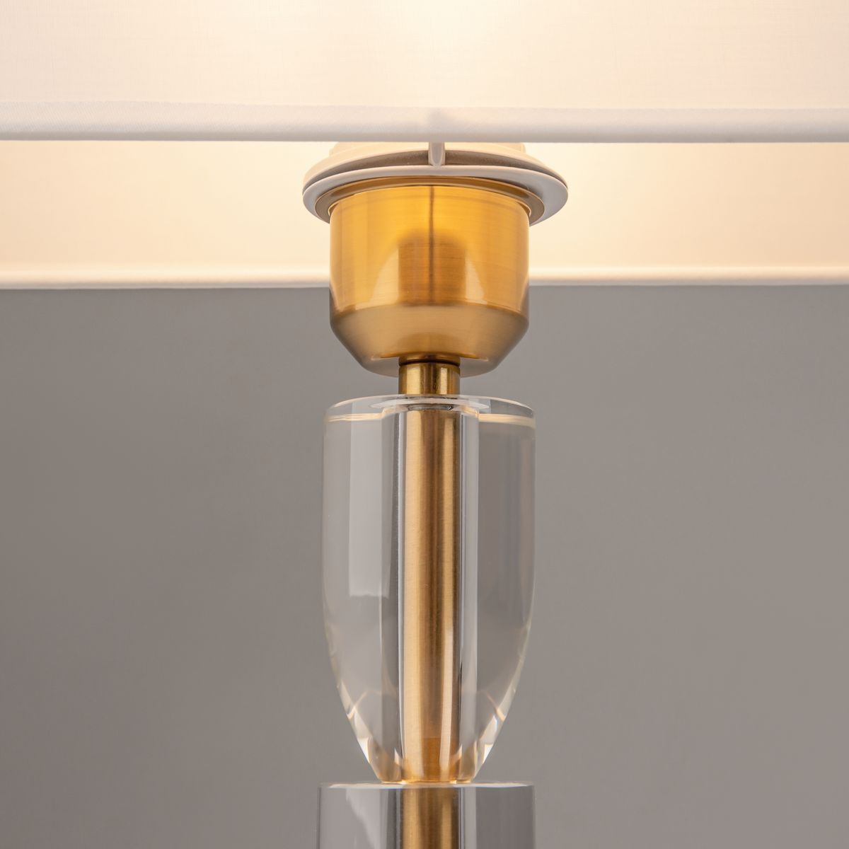 Настольная лампа Maytoni Prima Z034TL-01BZ