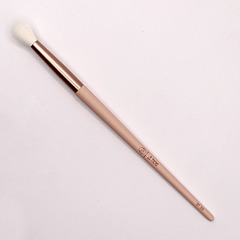 TF BIT208 Круглая пушистая кисть для растушевки теней I'm TREND