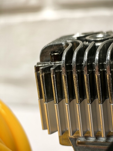 Автомобильный компрессор BERKUT R17