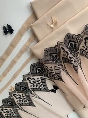 Вышивка на сетке черная/телесная 22 см