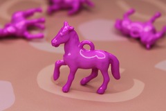 Подвеска лошадь фуксия 45х42 мм акрил