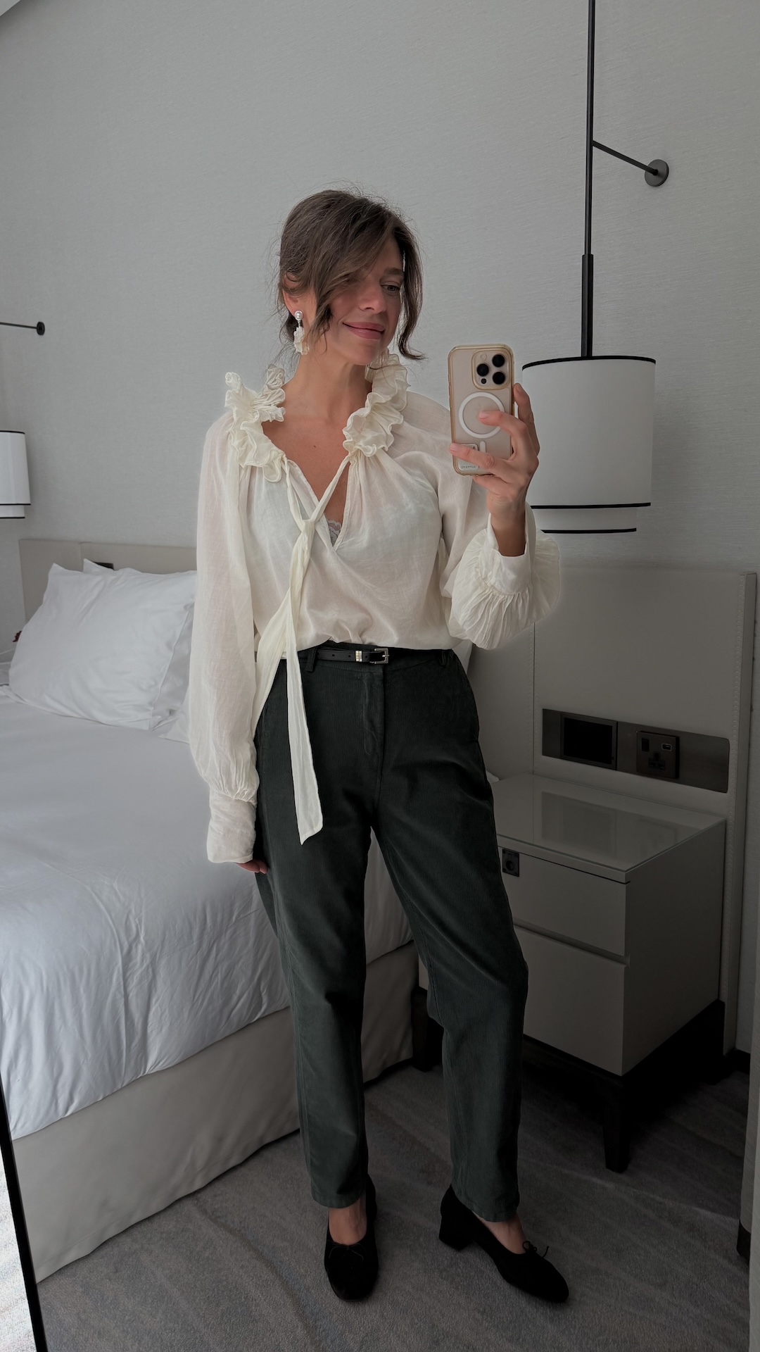 Блуза из облегчённого хлопка с оборками на вороте PREMIUM QUALITY