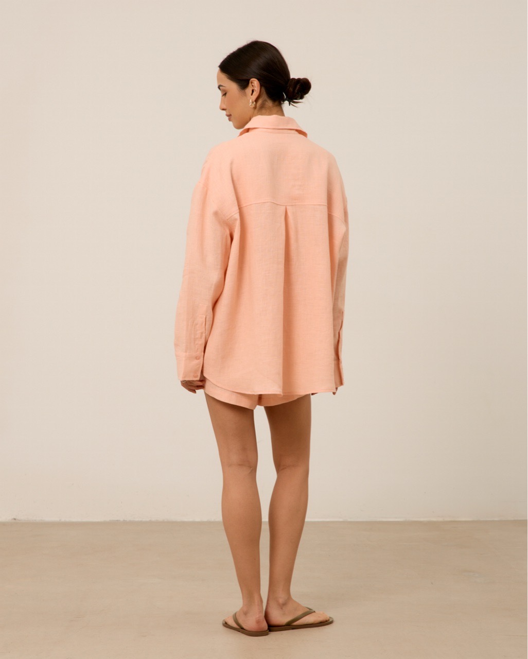 Рубашка 07, из 100% льна, персиковая