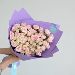 Букет «Розовый хрусталь» — нежные розовые кустовые розы