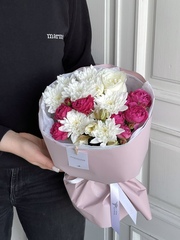 Букет сборный с яркой пионовидной розой