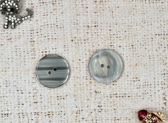 Пуговица костюмная двусторонняя, d 2,8 см