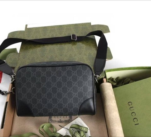 Сумка GUCCI GG Small Emblem Crossbody