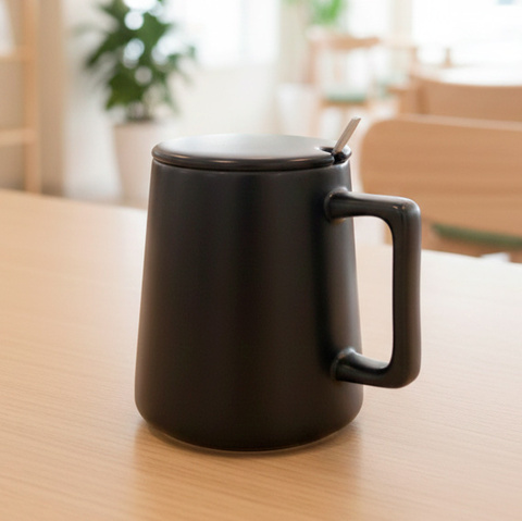 Керамическая кружка с крышкой и ложкой SWED HOUSE, черный, 410 мл