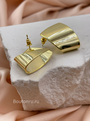 Серьги золотистые плоские изогнутые