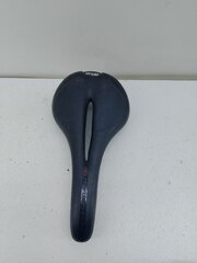 Седло для велосипеда BBB GEL Perfomance140