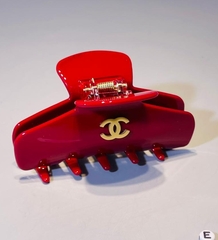 zakolka-krab-dlya-volos-krasnaya-8sm