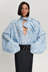 Блуза с подплечниками