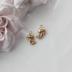 Подвеска Грибочек с фианитами 13*10 мм, позолота, П554