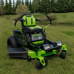 Райдер садовый Greenworks GC82ZT107 82V (107 см) Zero Turn CrossoverT аккумуляторный с нулевым радиусом разворота