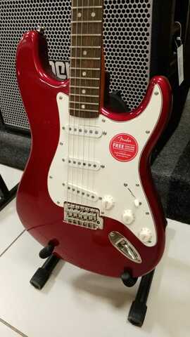 FENDER SQUIER CV 60s STRAT LRL CAR