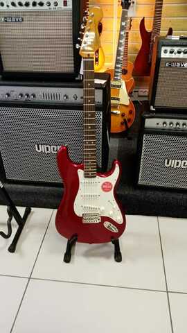 FENDER SQUIER CV 60s STRAT LRL CAR