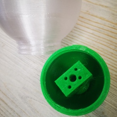 Плафон с широким основанием на резьбе. 8см. Пластик