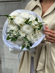 Букет сборный из хризантемы и альстромерии