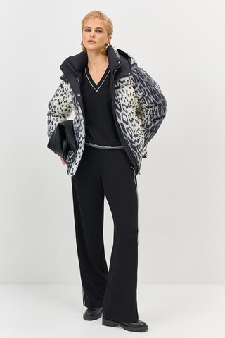 Bulmer Пуховик в леопардовый узор с капюшоном