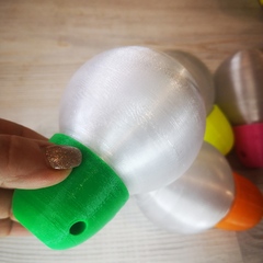 Плафон с широким основанием на резьбе. 8см. Пластик