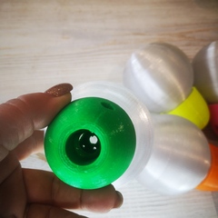 Плафон с широким основанием на резьбе. 8см. Пластик