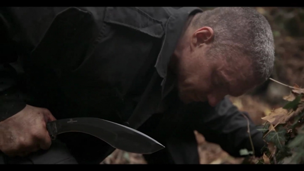 Кремень кровоточить. Меловой кремень. Кремень черный камень. Кремень камень. Кремень необработанный.