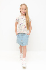 фуфайка  для девочки  КР 301996/светлый жемчуг,летний сад