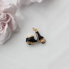 Подвеска Скутер с чёрной эмалью, 20*18 мм, позолота, П1003