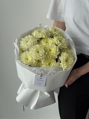 Букет из хризантемы в сливочном оттенке