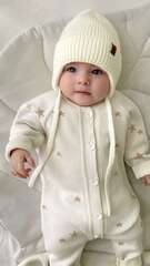 Шапочка вязаная на завязках (экрю)