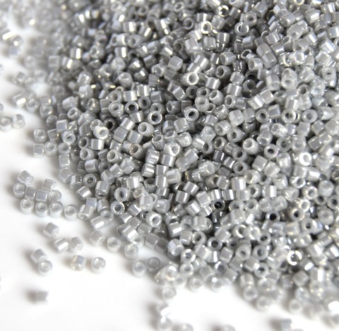 DB-0252 Бисер цилиндрический Миюки делика 11/0 Серый глянцевый /Miyuki delica 11/0 Opaque Luster Gray