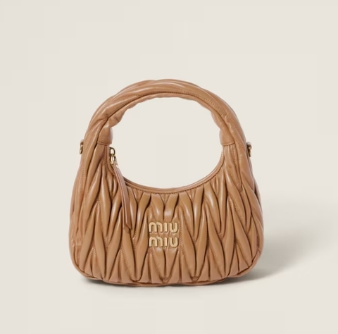 Сумка-хобо Miu Miu Wander matelassé nappa, светло-коричневый