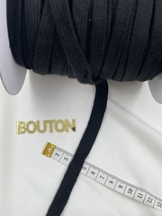 Шнур плоский чёрный метражом 12 мм