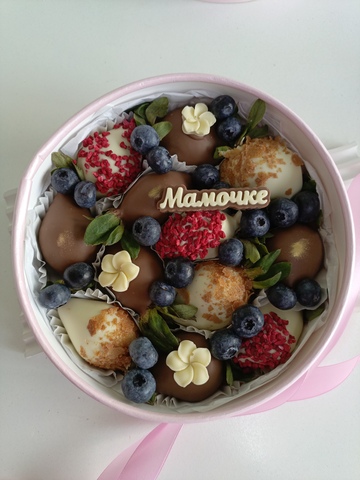 Клубника в шоколаде на День Матери