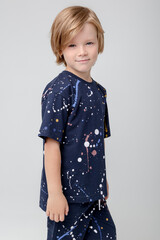 фуфайка  для мальчика  КР 302006/индиго,космические брызги