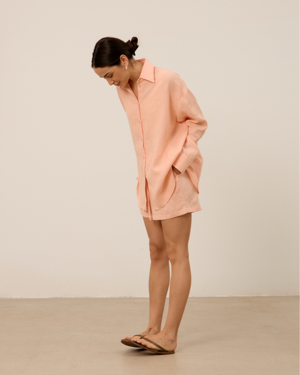 Рубашка 07, из 100% льна, персиковая