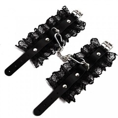 Наручники с черным кружевом